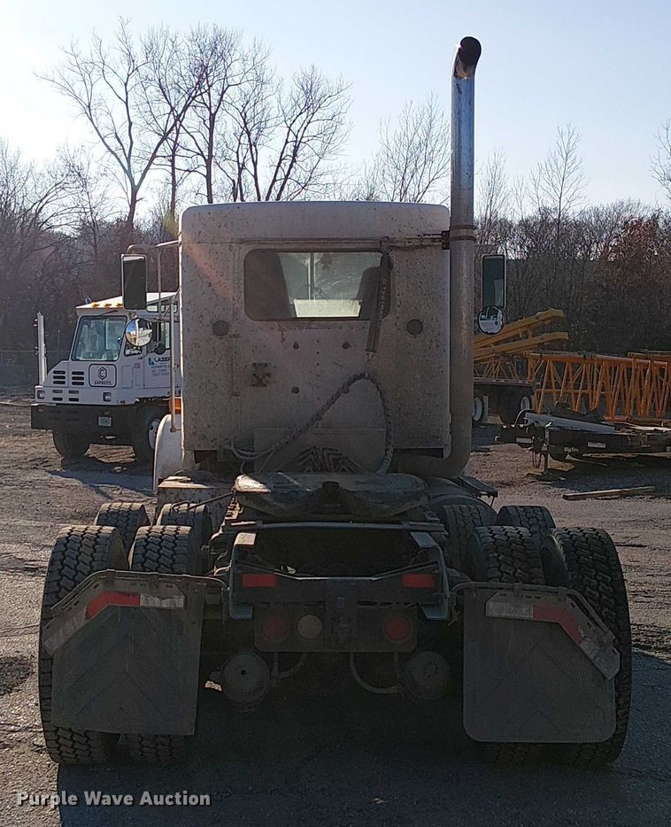 image for item FK0827 1994 Kenworth T800 semi truck