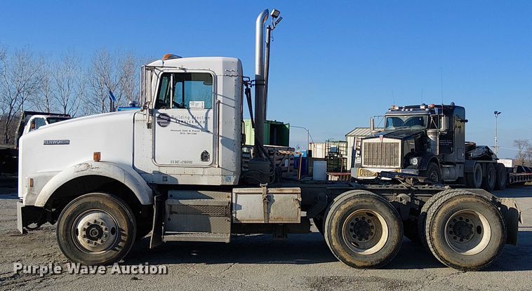 image for item FK0827 1994 Kenworth T800 semi truck