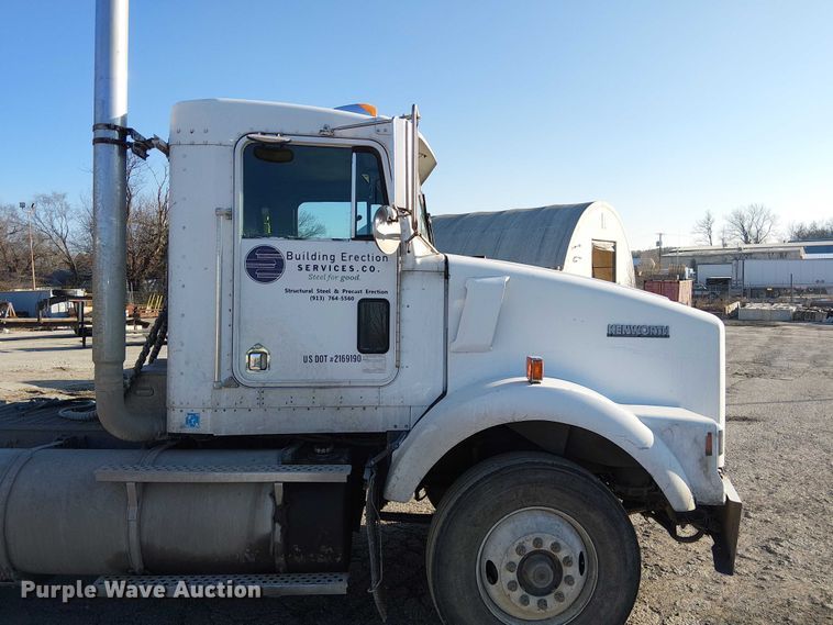 image for item FK0827 1994 Kenworth T800 semi truck