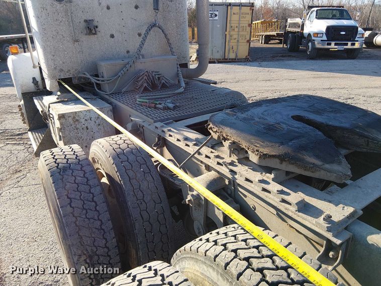 image for item FK0827 1994 Kenworth T800 semi truck