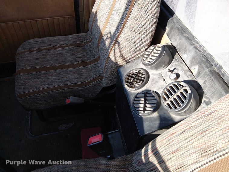 image for item FK0827 1994 Kenworth T800 semi truck