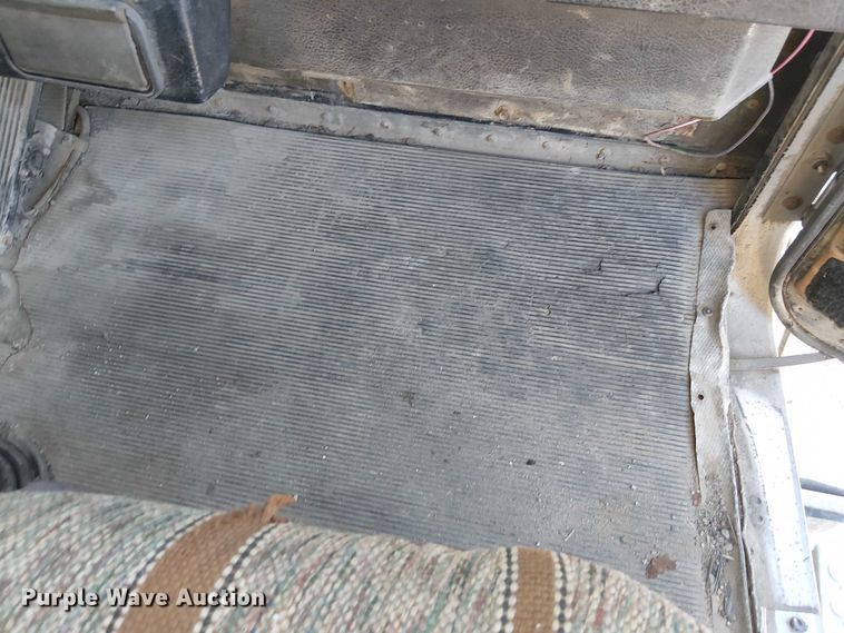 image for item FK0827 1994 Kenworth T800 semi truck