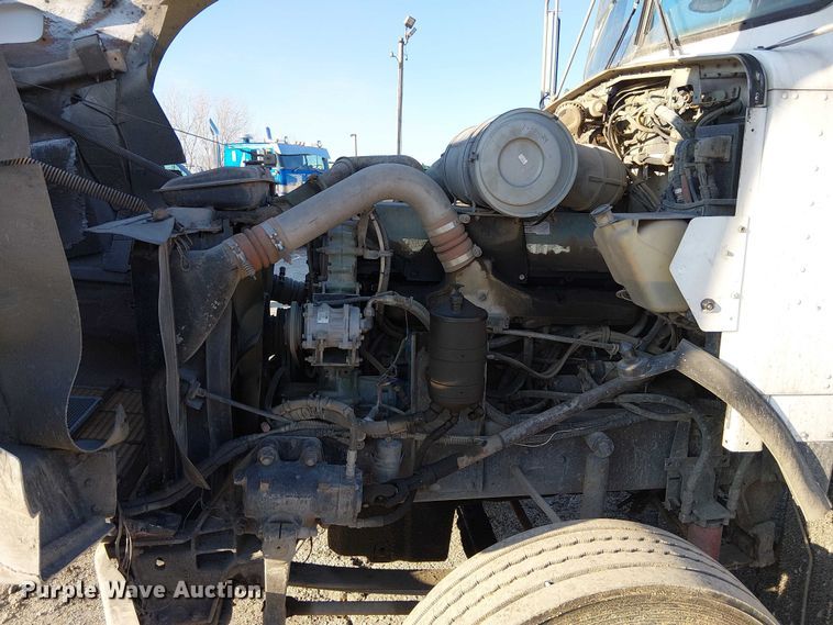 image for item FK0827 1994 Kenworth T800 semi truck