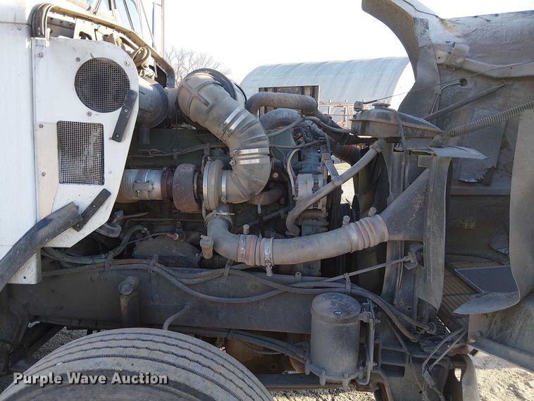 image for item FK0827 1994 Kenworth T800 semi truck