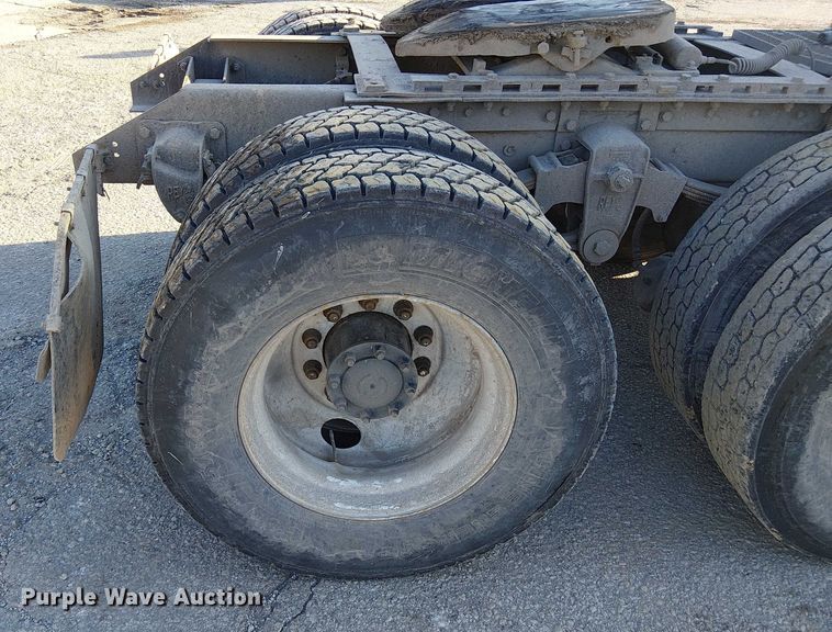 image for item FK0827 1994 Kenworth T800 semi truck