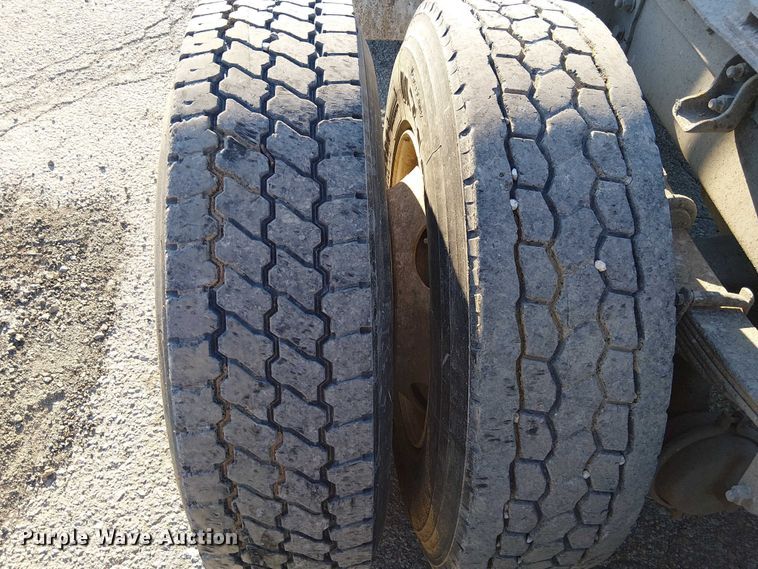 image for item FK0827 1994 Kenworth T800 semi truck