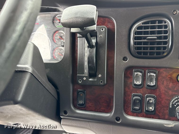 image for item FK1109 2014 Freightliner Business Class M2 refrigerated truck