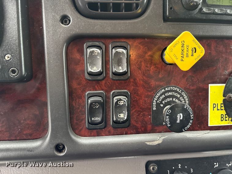 image for item FK1109 2014 Freightliner Business Class M2 refrigerated truck