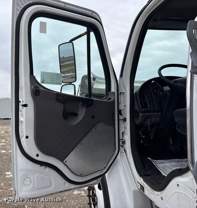 image for item FK1111 2015 Freightliner Business Class M2 refrigerated truck