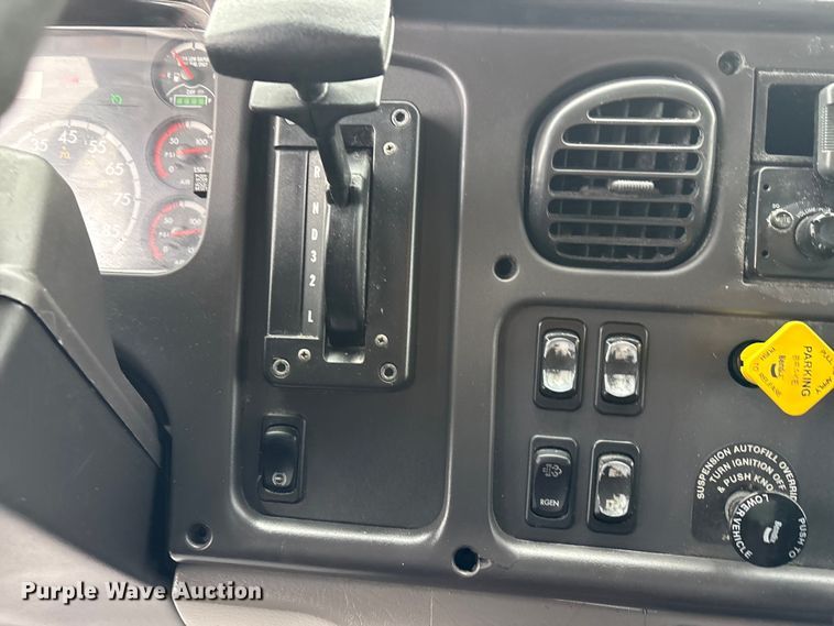 image for item FK1111 2015 Freightliner Business Class M2 refrigerated truck