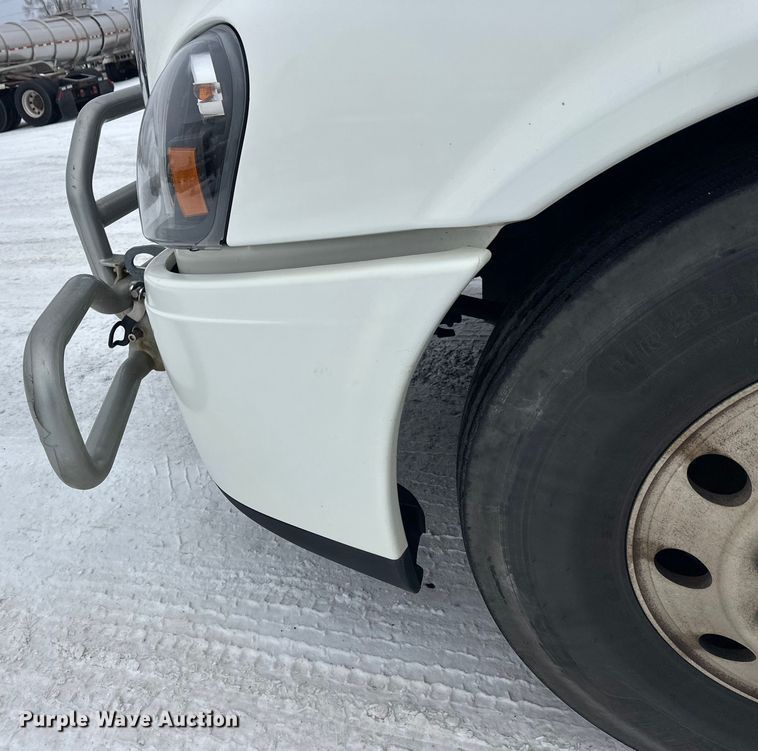 image for item FK1557 2015 Freightliner Cascadia  semi truck