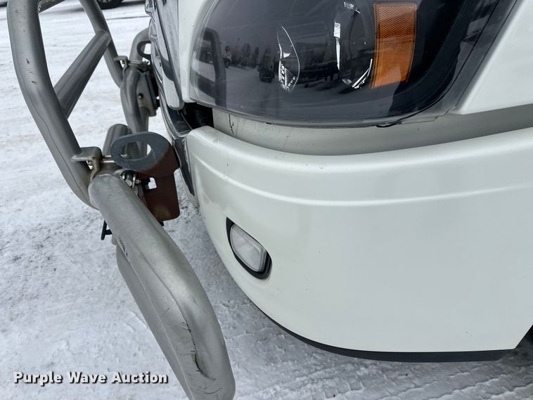 image for item FK1557 2015 Freightliner Cascadia  semi truck