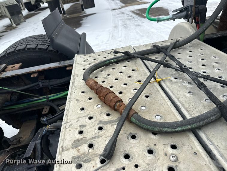 image for item FK1557 2015 Freightliner Cascadia  semi truck