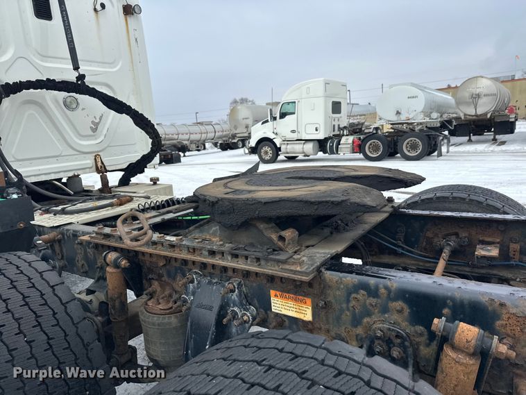 image for item FK1557 2015 Freightliner Cascadia  semi truck