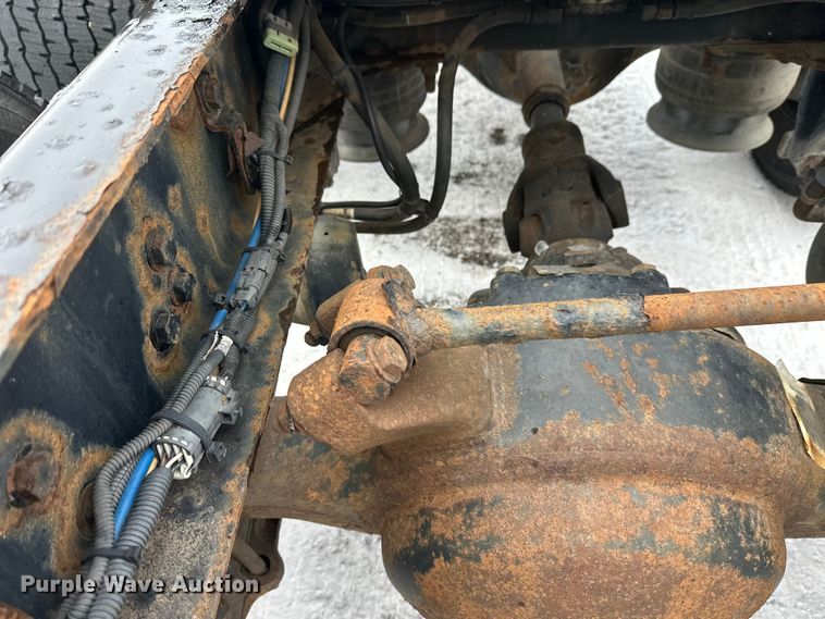 image for item FK1557 2015 Freightliner Cascadia  semi truck