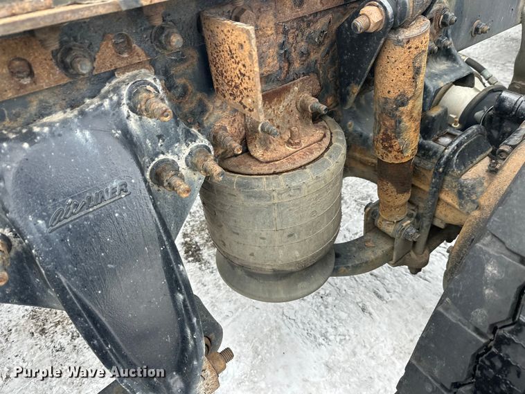 image for item FK1557 2015 Freightliner Cascadia  semi truck