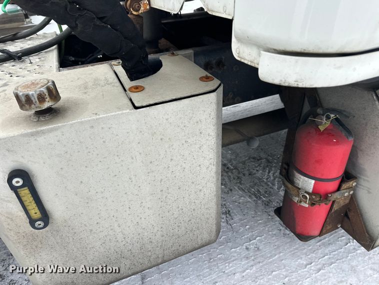 image for item FK1557 2015 Freightliner Cascadia  semi truck