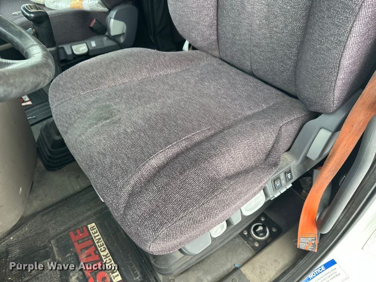 image for item FK1557 2015 Freightliner Cascadia  semi truck