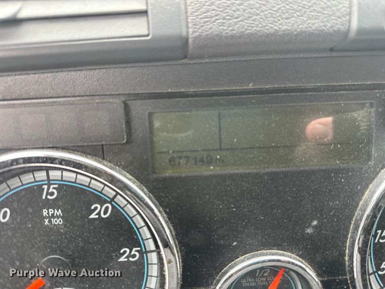 image for item FK1557 2015 Freightliner Cascadia  semi truck