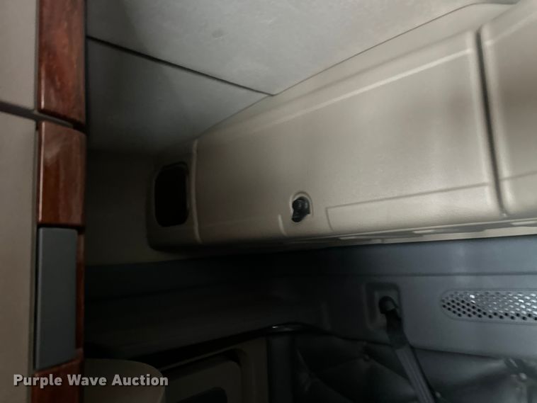 image for item FK1557 2015 Freightliner Cascadia  semi truck