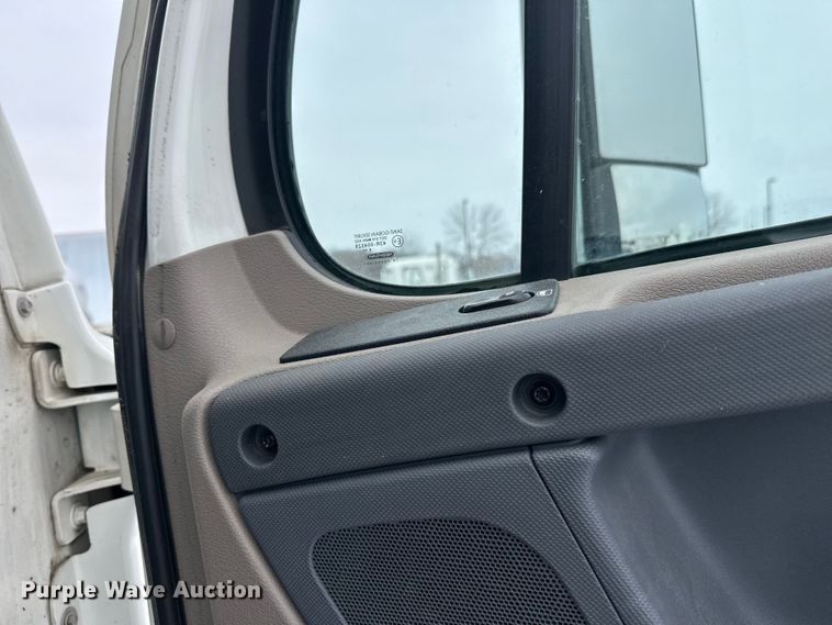 image for item FK1557 2015 Freightliner Cascadia  semi truck