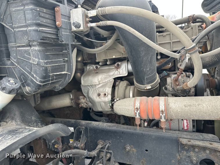 image for item FK1557 2015 Freightliner Cascadia  semi truck