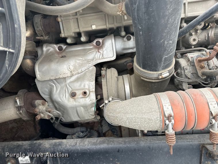 image for item FK1557 2015 Freightliner Cascadia  semi truck