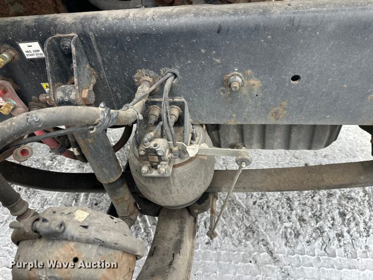 image for item FK1557 2015 Freightliner Cascadia  semi truck