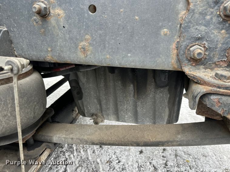 image for item FK1557 2015 Freightliner Cascadia  semi truck