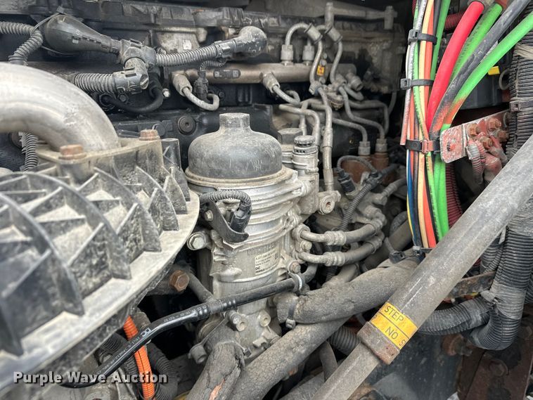 image for item FK1557 2015 Freightliner Cascadia  semi truck