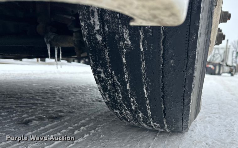 image for item FK1557 2015 Freightliner Cascadia  semi truck