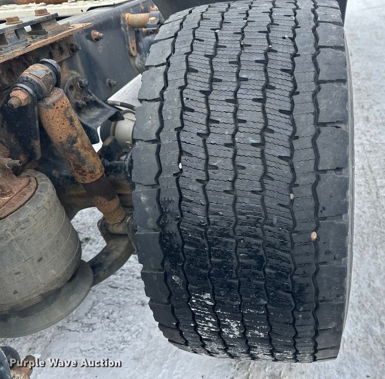 image for item FK1557 2015 Freightliner Cascadia  semi truck