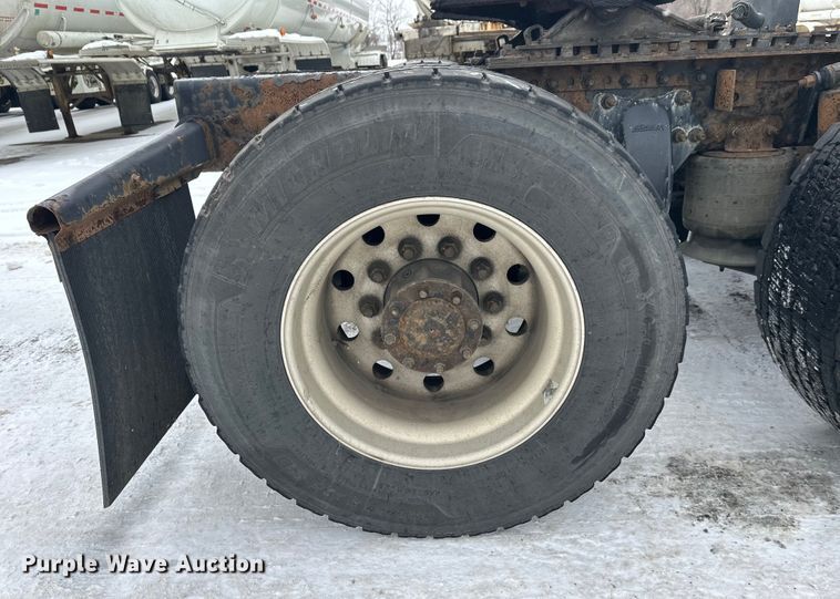 image for item FK1557 2015 Freightliner Cascadia  semi truck