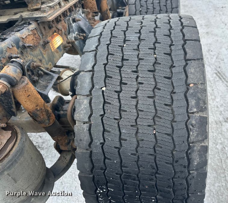 image for item FK1557 2015 Freightliner Cascadia  semi truck