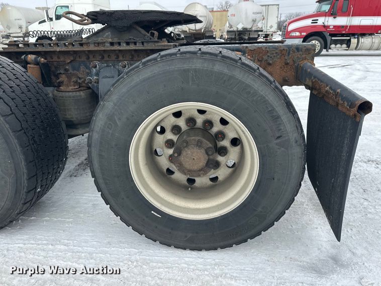 image for item FK1557 2015 Freightliner Cascadia  semi truck