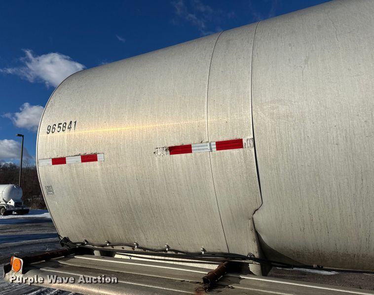 image for item FK1571 1996 Polar Tank asphalt trailer