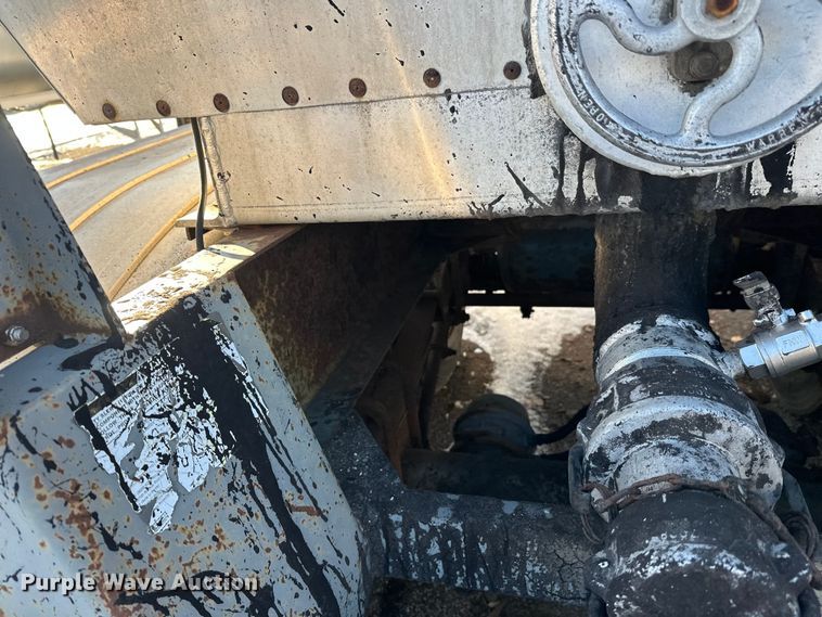 image for item FK1571 1996 Polar Tank asphalt trailer