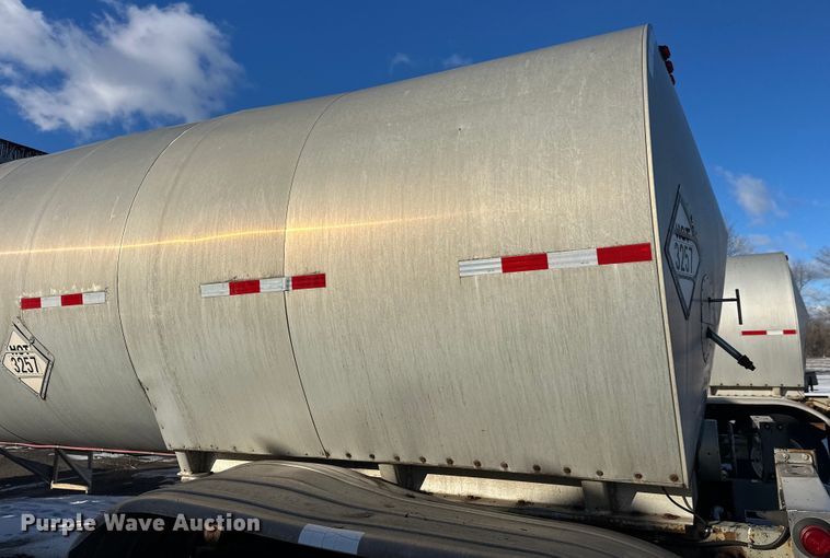 image for item FK1571 1996 Polar Tank asphalt trailer