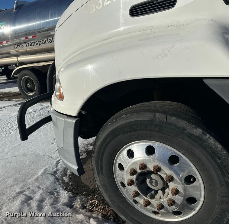 image for item FK1574 2016 Mack CXU613 semi truck