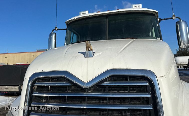 image for item FK1574 2016 Mack CXU613 semi truck