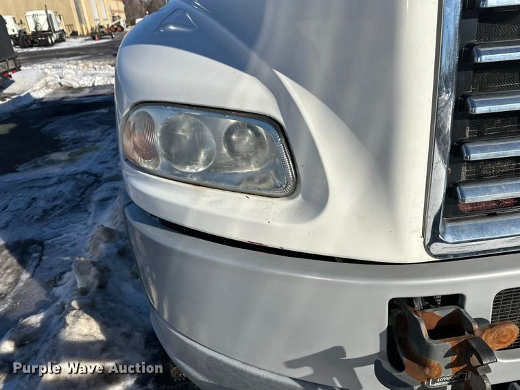 image for item FK1574 2016 Mack CXU613 semi truck