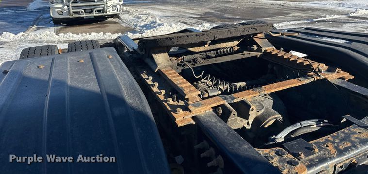 image for item FK1574 2016 Mack CXU613 semi truck