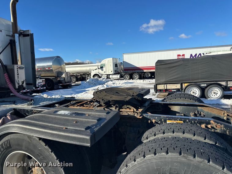 image for item FK1574 2016 Mack CXU613 semi truck