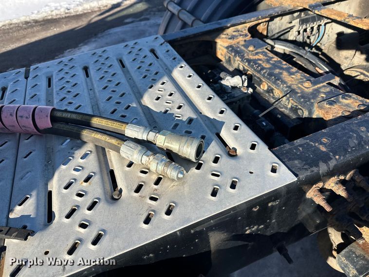 image for item FK1574 2016 Mack CXU613 semi truck