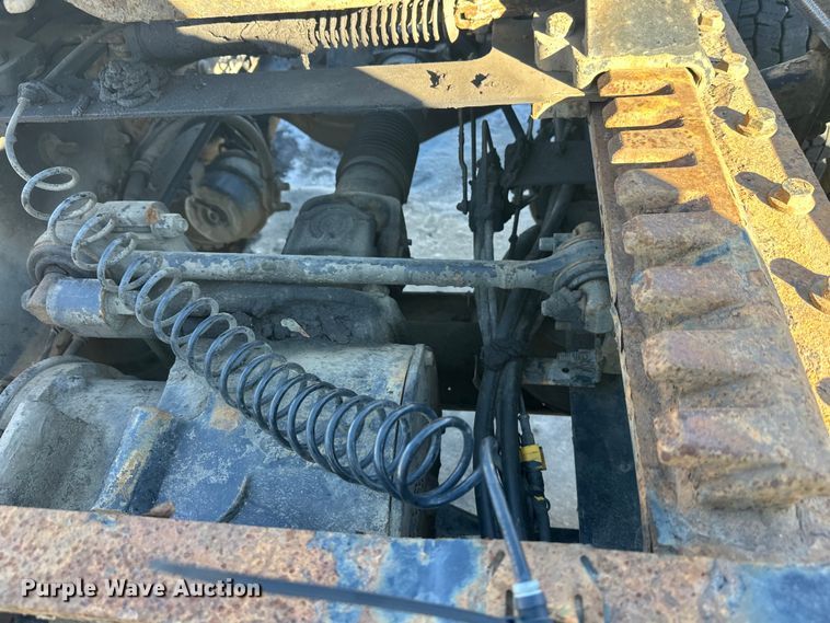 image for item FK1574 2016 Mack CXU613 semi truck