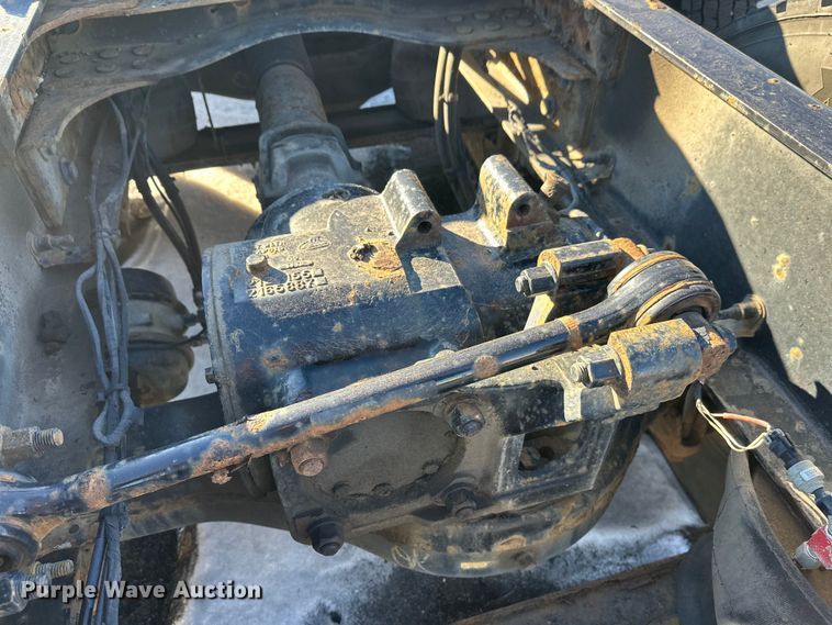 image for item FK1574 2016 Mack CXU613 semi truck