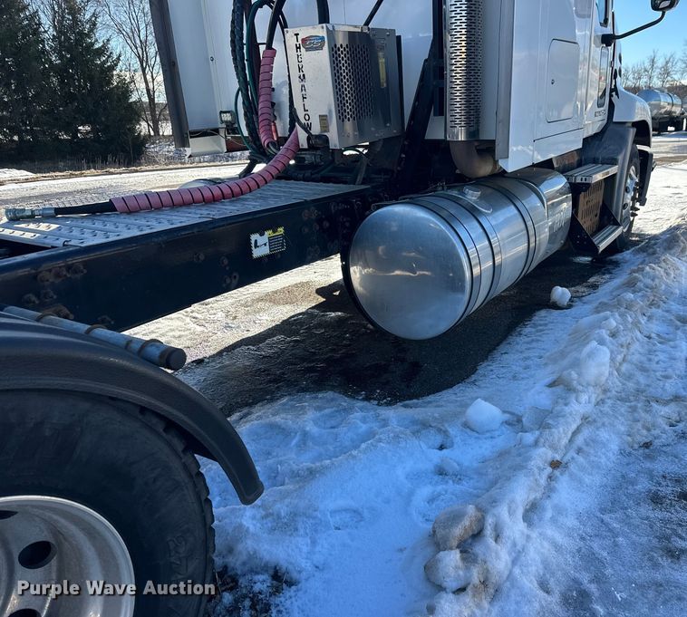 image for item FK1574 2016 Mack CXU613 semi truck