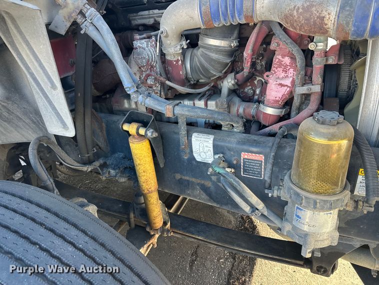 image for item FK1574 2016 Mack CXU613 semi truck