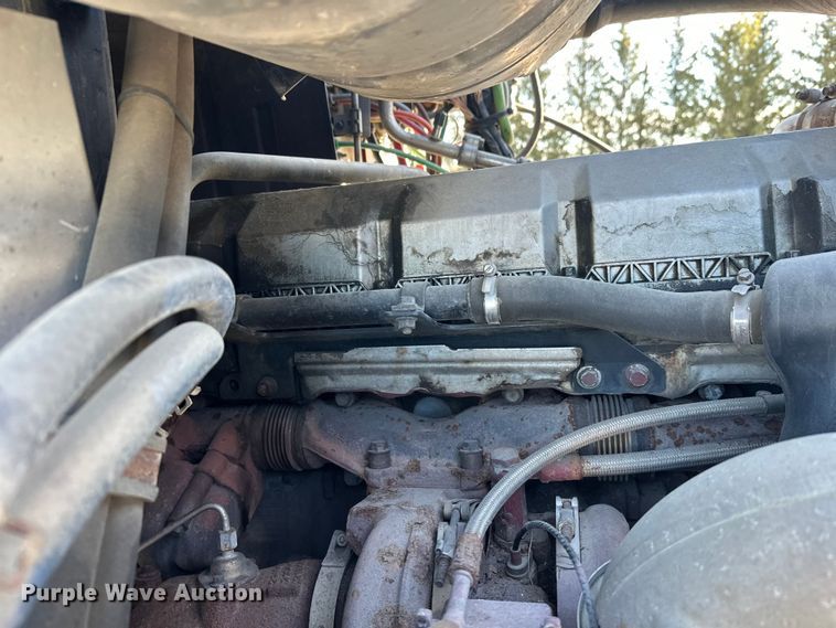 image for item FK1574 2016 Mack CXU613 semi truck