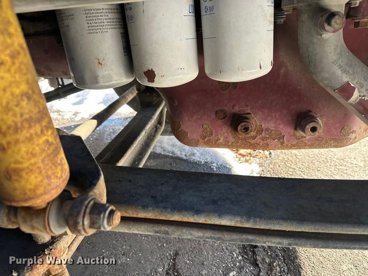 image for item FK1574 2016 Mack CXU613 semi truck